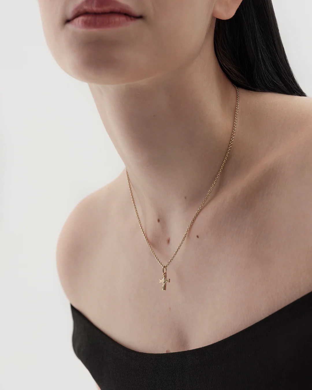 Little Cross pendant gold 14K - Image 2