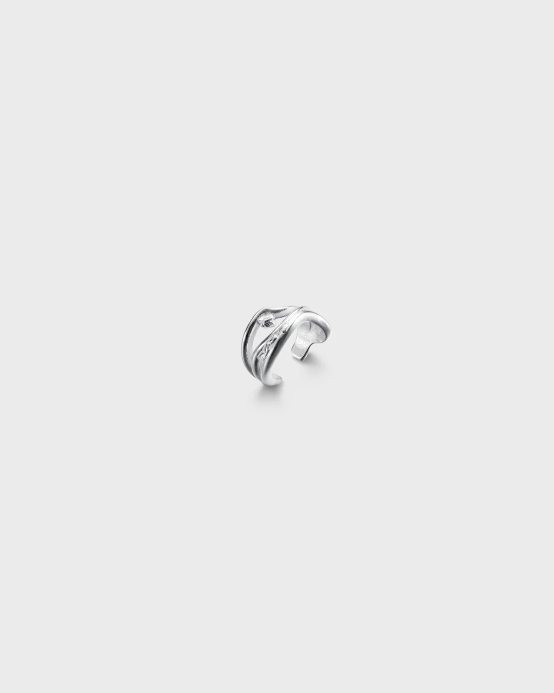 Männyt ear cuff silver