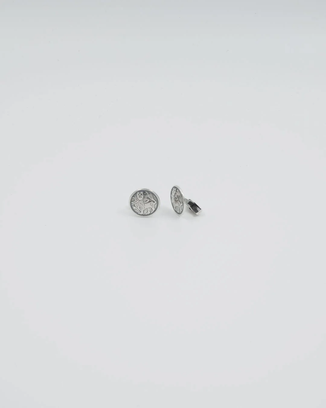 Kept Aurinkoleijona cufflinks silver