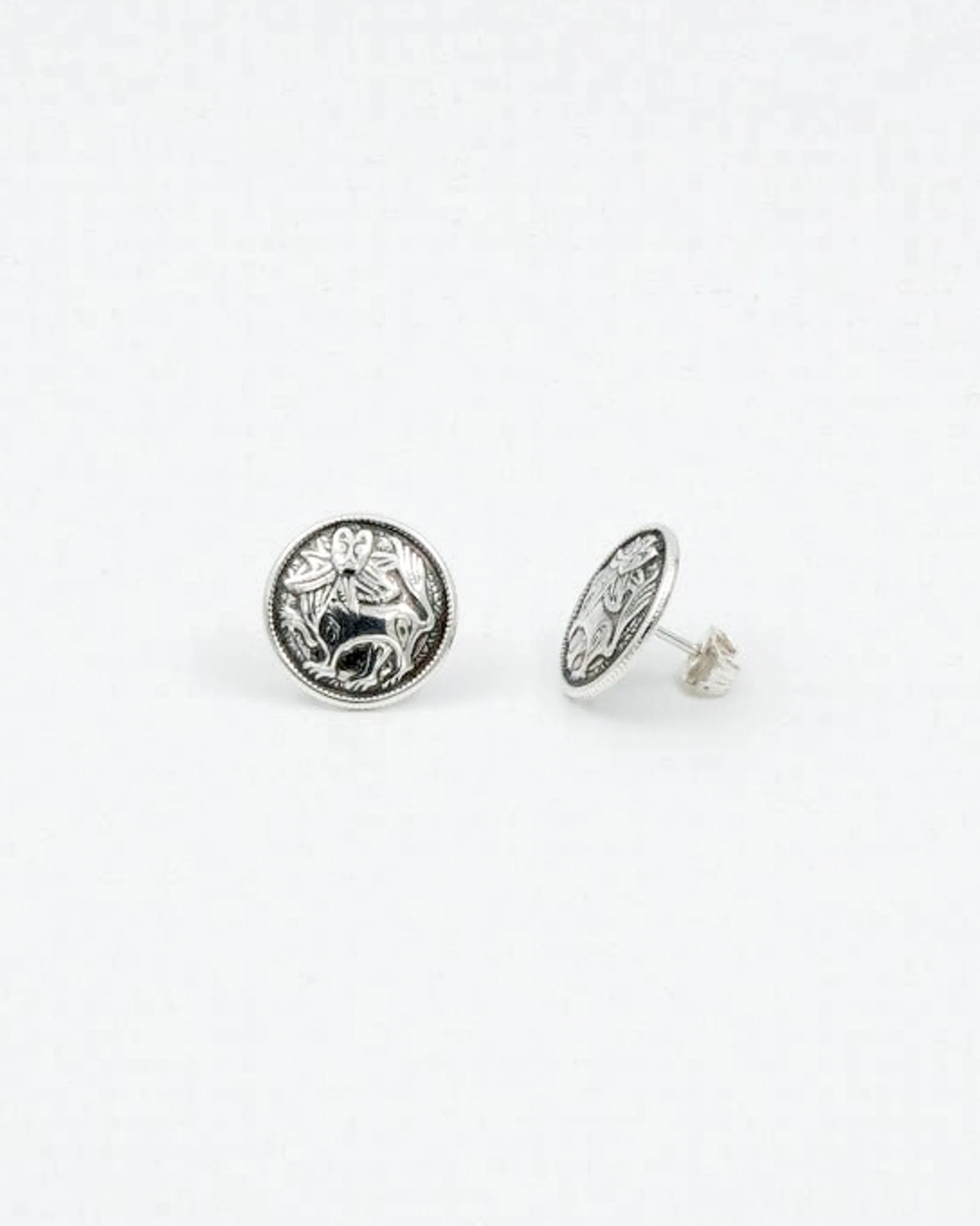 Kept Aurinkoleijona earrings T silver