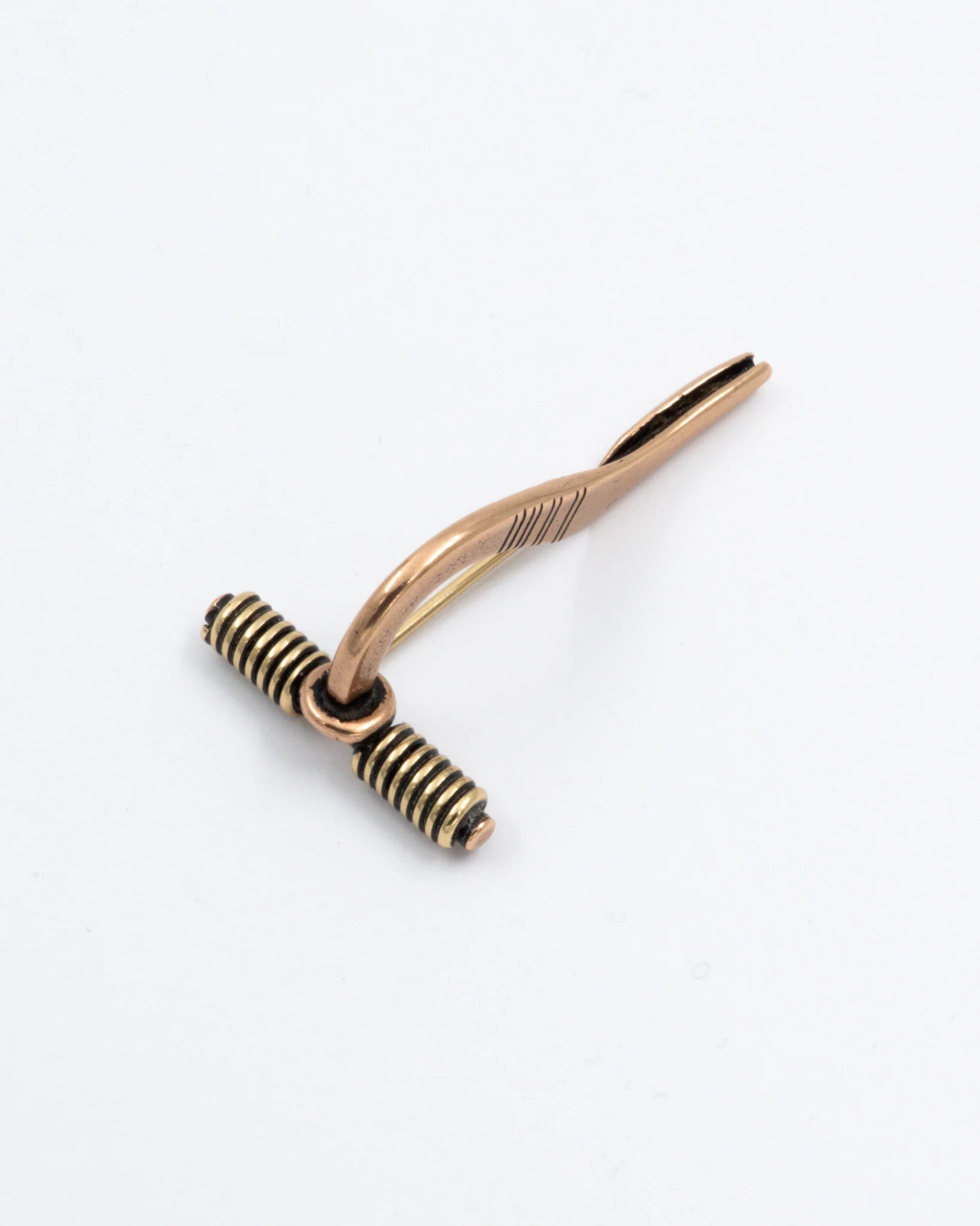 Held safety pin ancestor brooch bronze