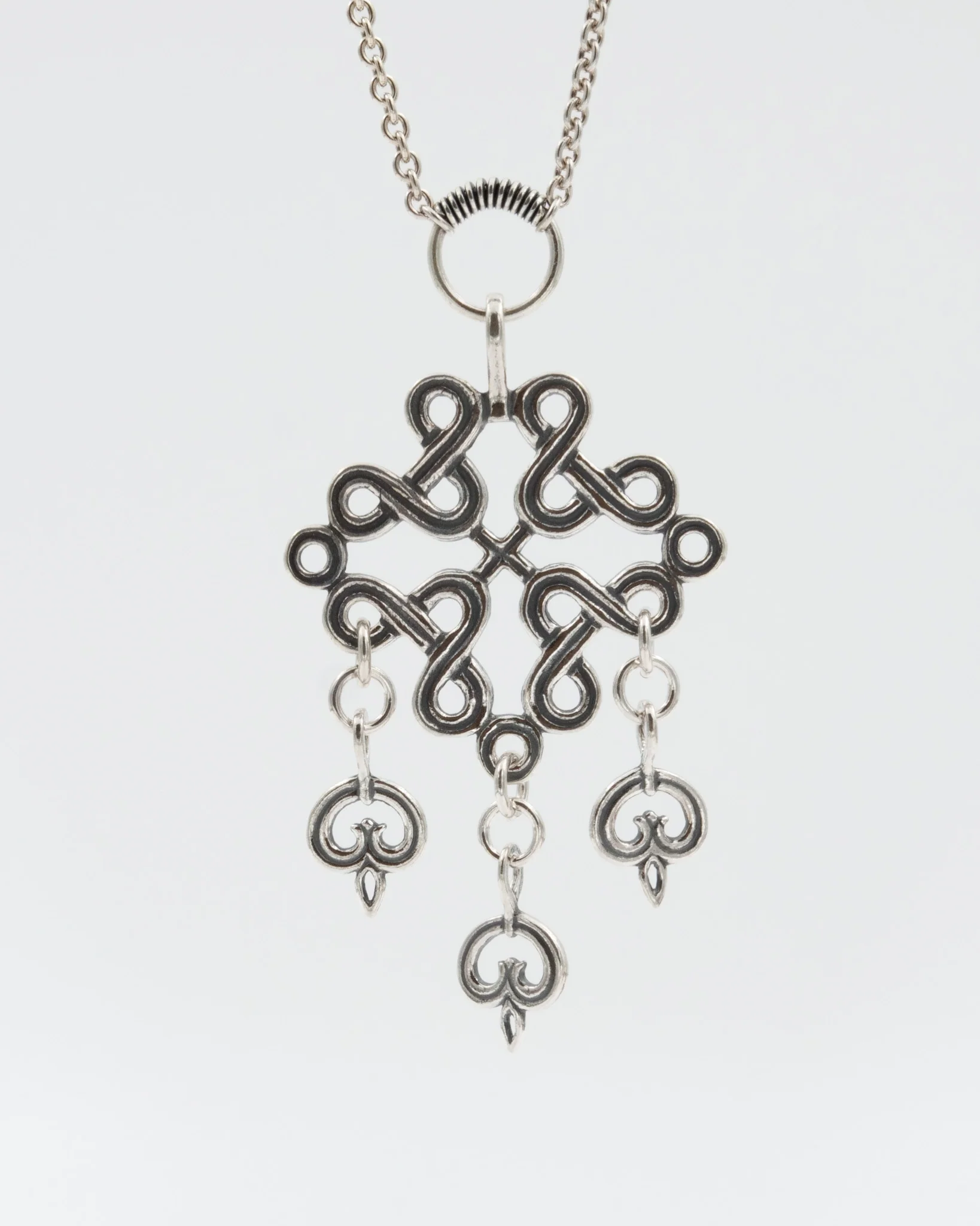 Kept Karelian ribbon braid pendant 70 cm silver