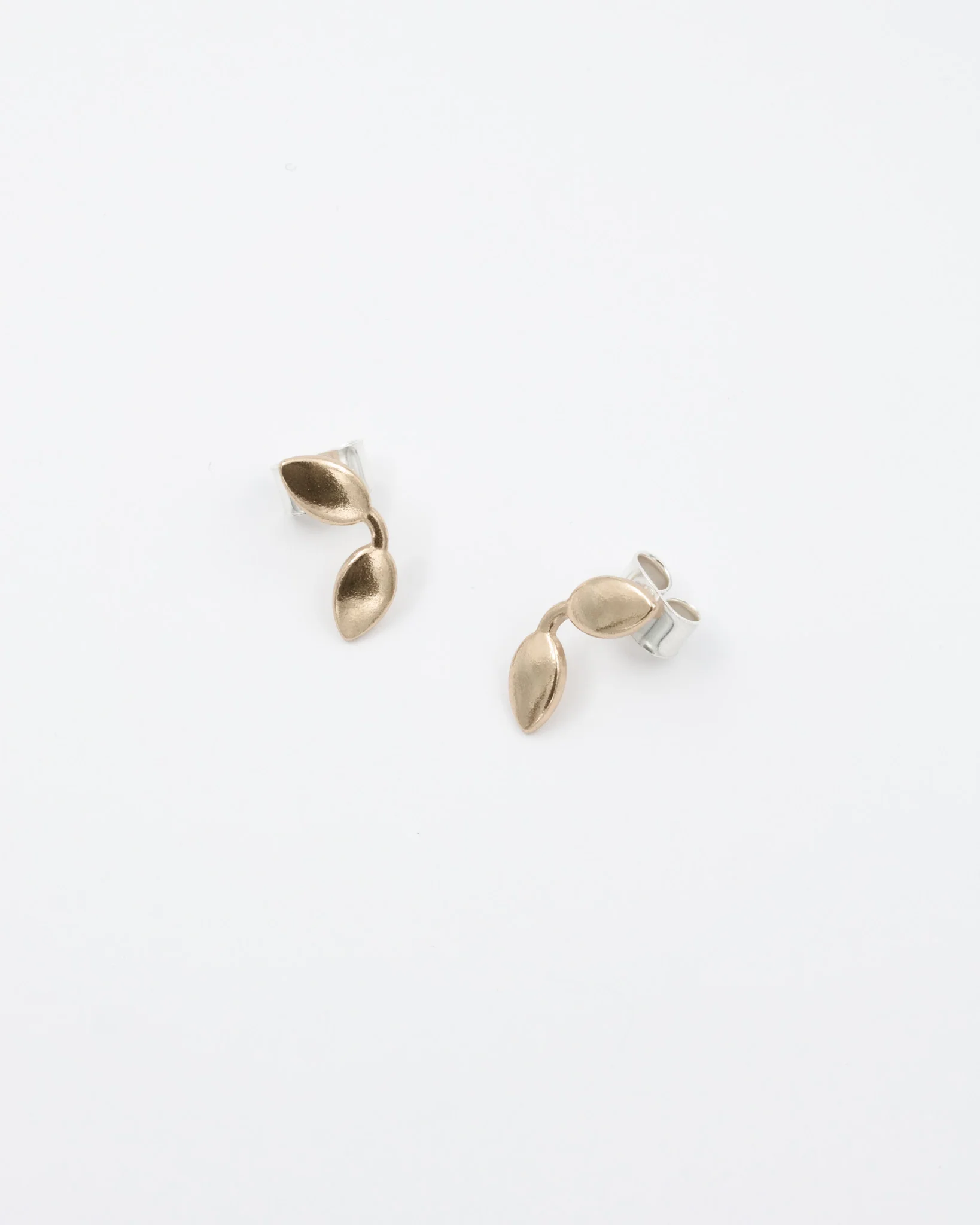 Held Taimi earrings bronze