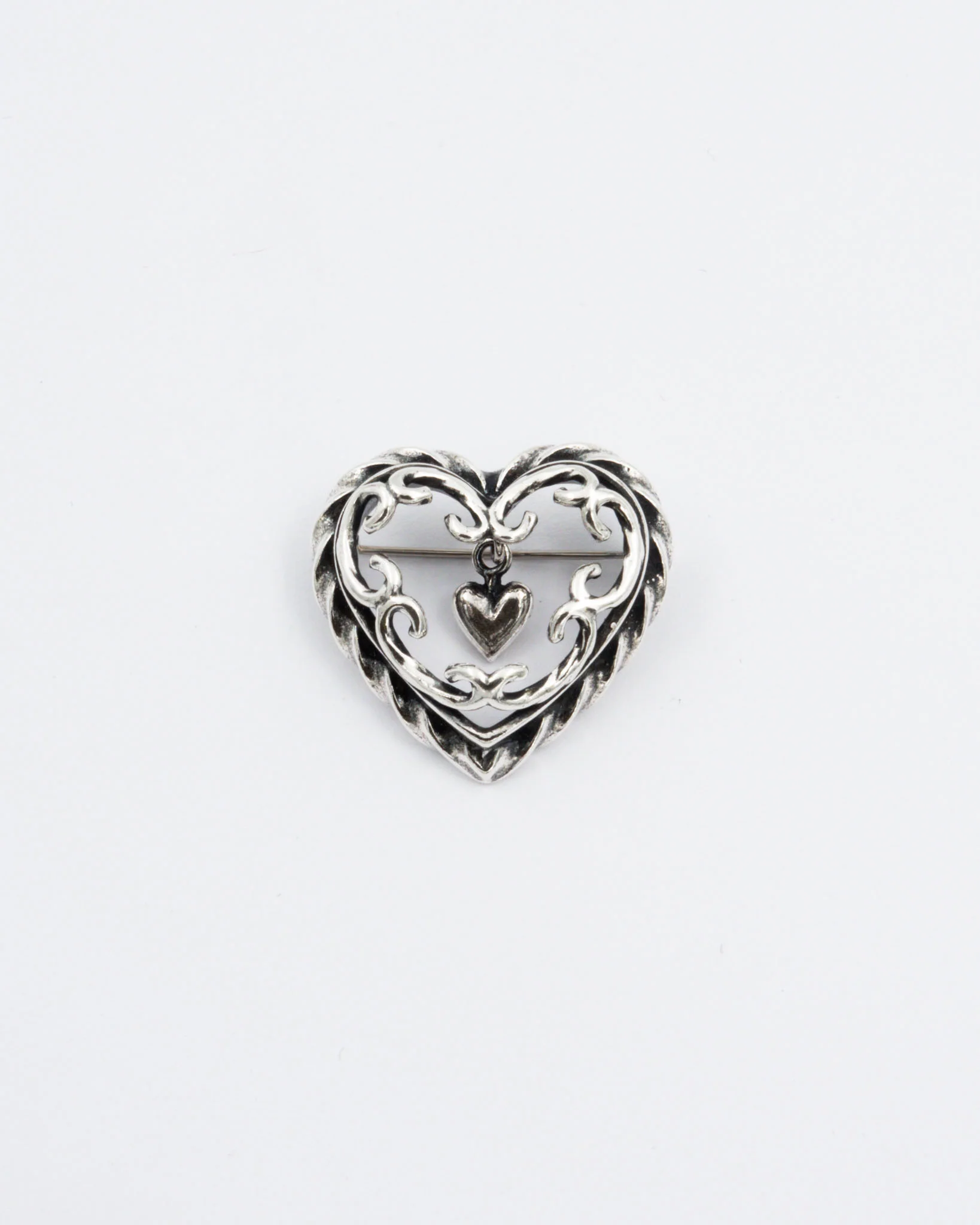 Pidett Talo heart brooch silver