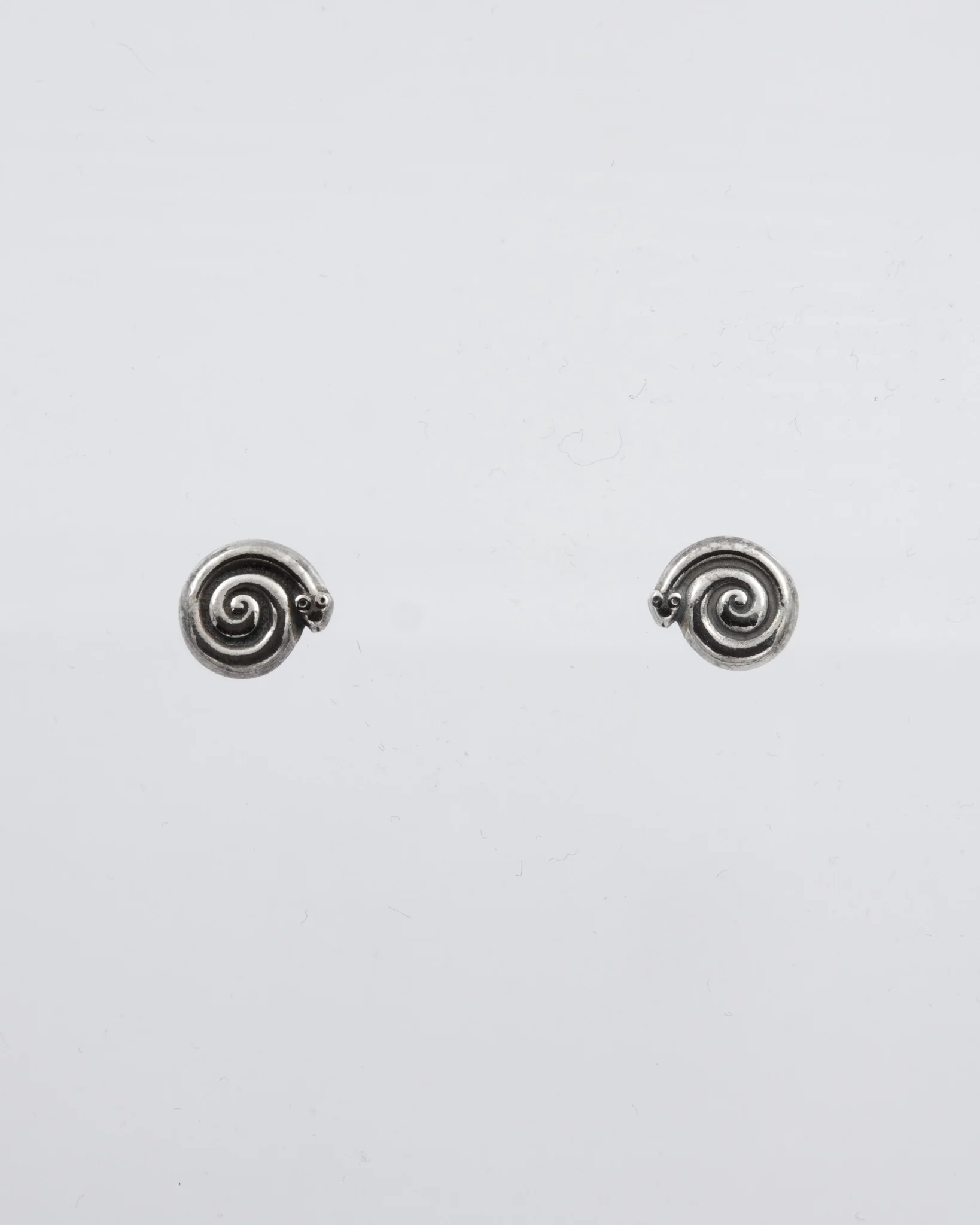 Held Copper snake earrings, small pin silver
