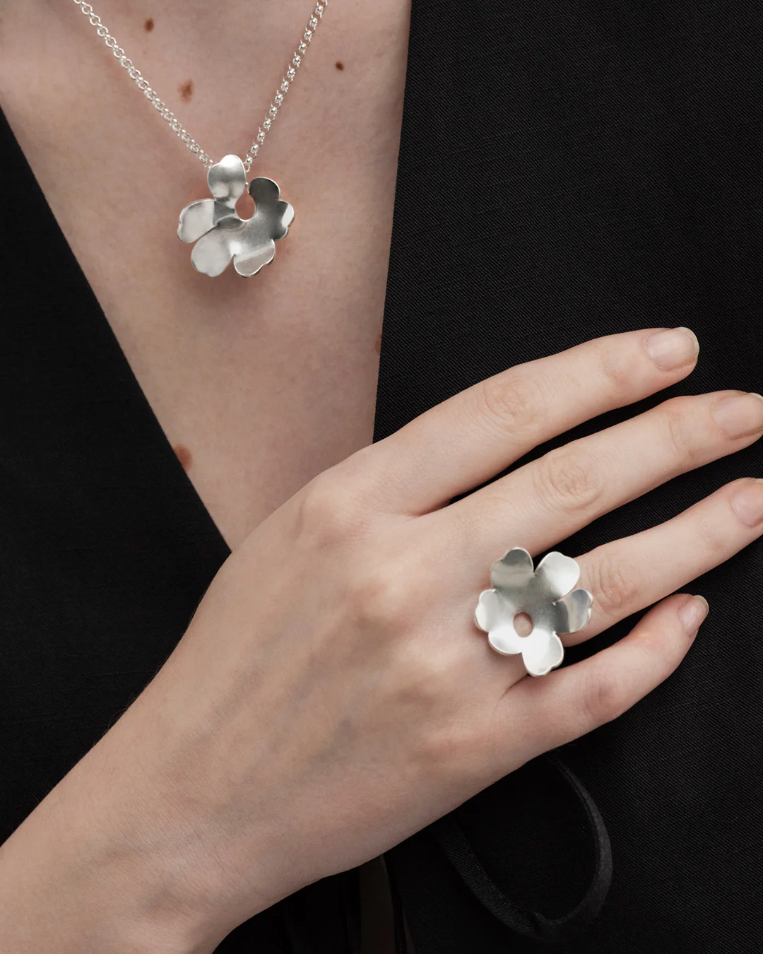 Unikko Ring Silver - Image 2