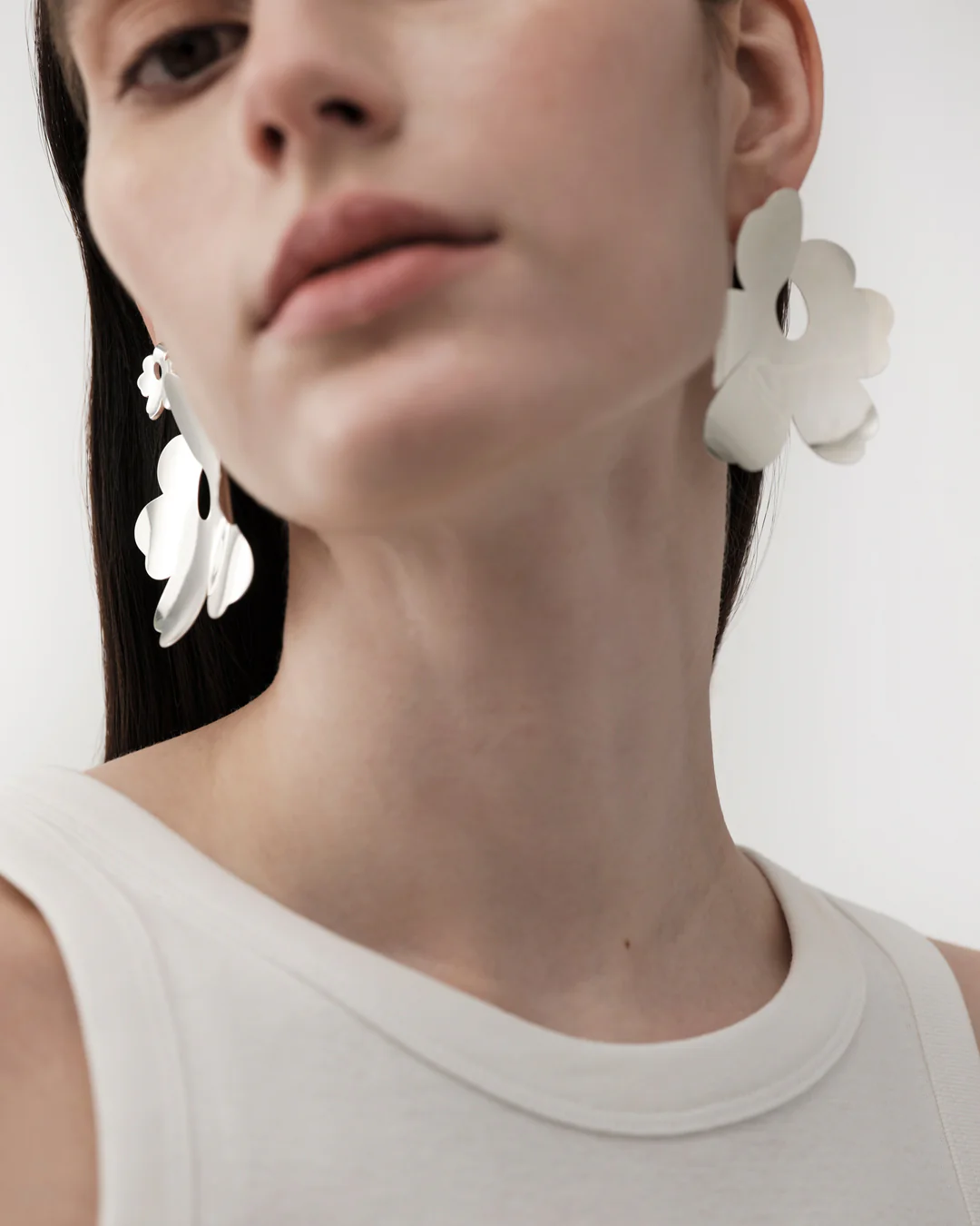 Unikko Earrings large silver - Image 2